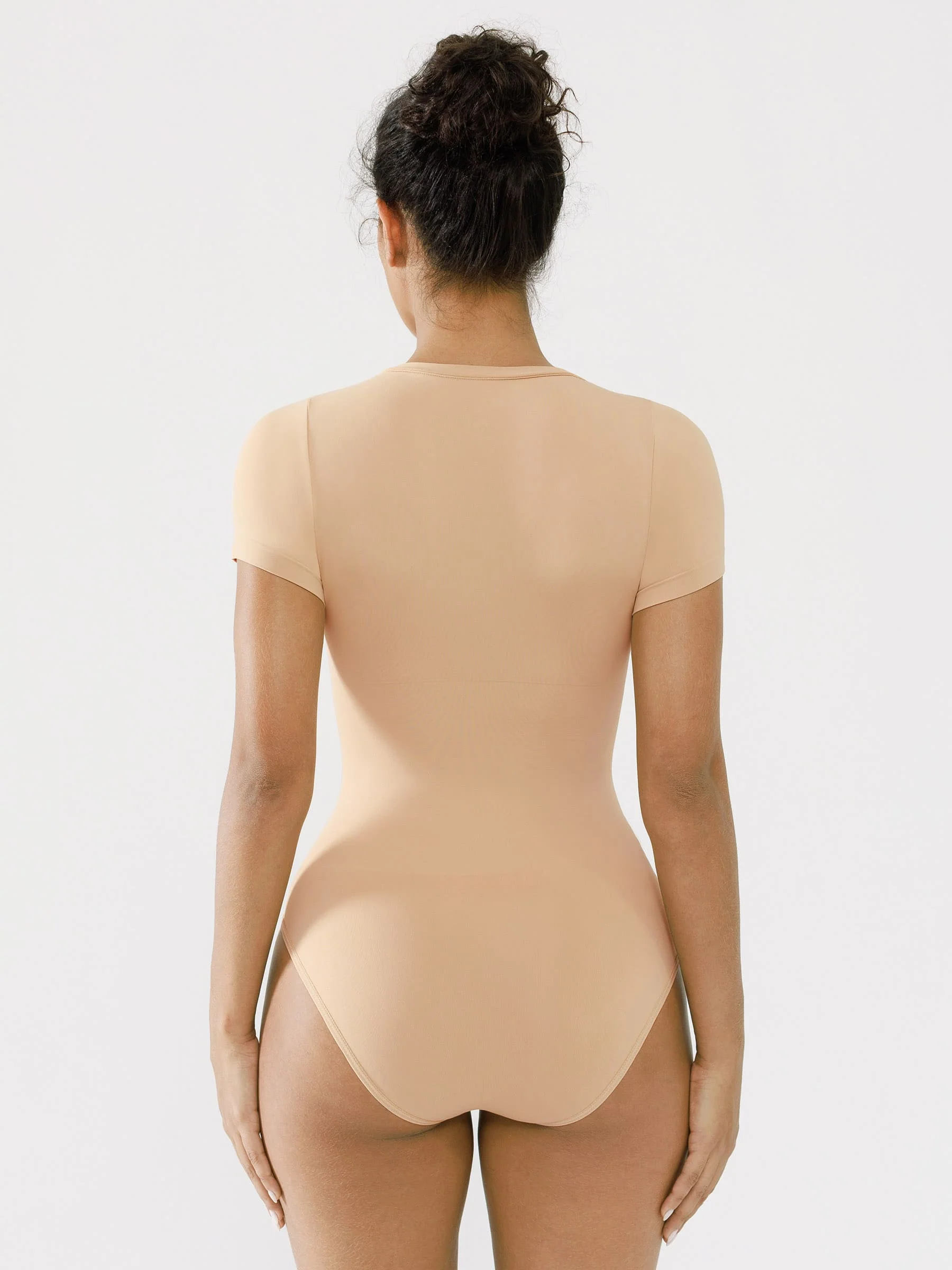 Crew Neck Seamless Short Sleeve Bodysuit - Image 4
